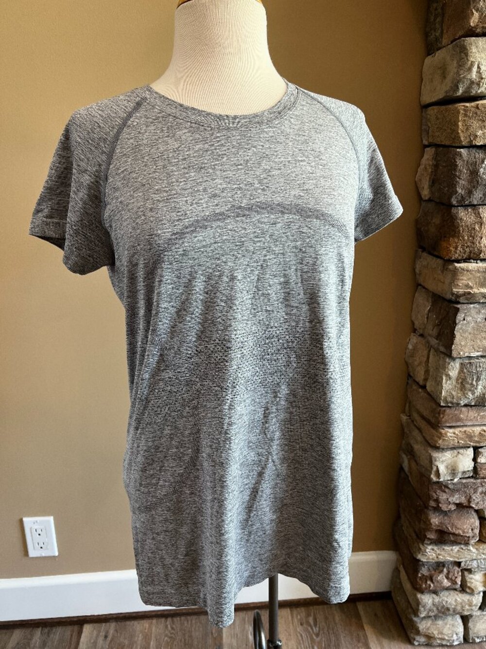 Lululemon Swiftly Tech Short-Sleeve shirt
